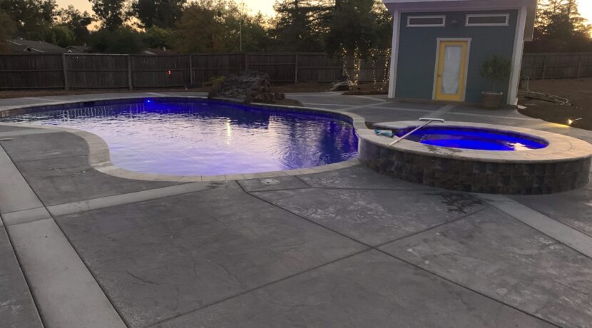 Blue Pool and Spa (6)